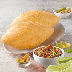 CHOLE BHATURE (2)