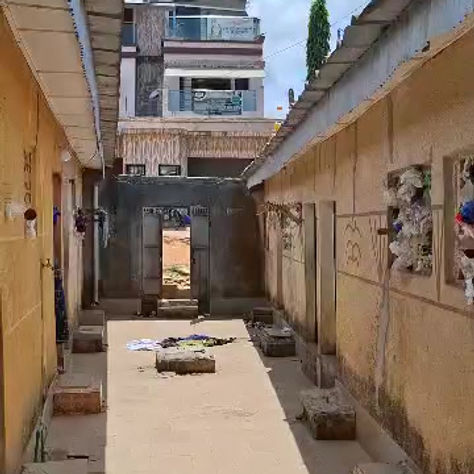 COUR COMMERCIALE - EN VENTE - COTE D'IVOIRE - YOPOUGON KM17 - 37 MILLIONS FCFA