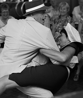 Dansers Gouda 2011 2_edited.jpg