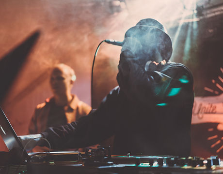 DJ on Mic
