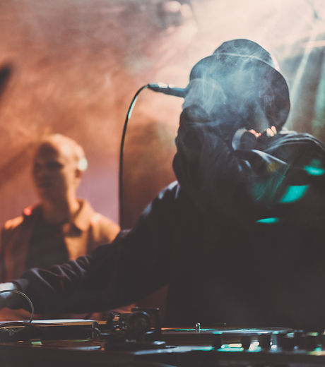 DJ on Mic
