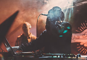 DJ on Mic