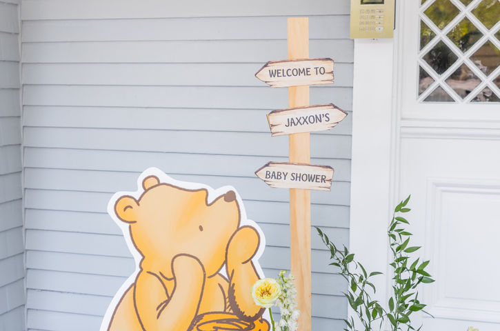 winnie the pooh baby shower, welcome sign