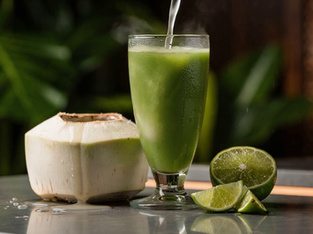 Suco Detox Tropical com Água de Coco
