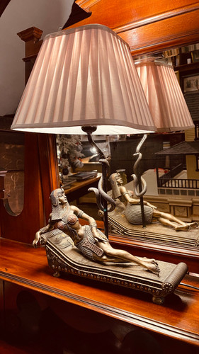 Cleopatra Lamp Table main image 0