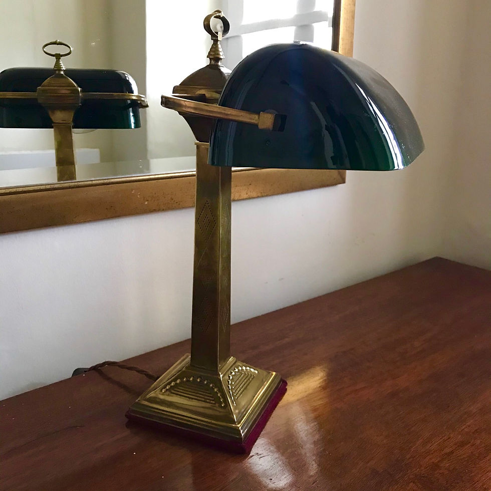 Thumbnail: Fine quality Edwardian Bankers Desk Lamp