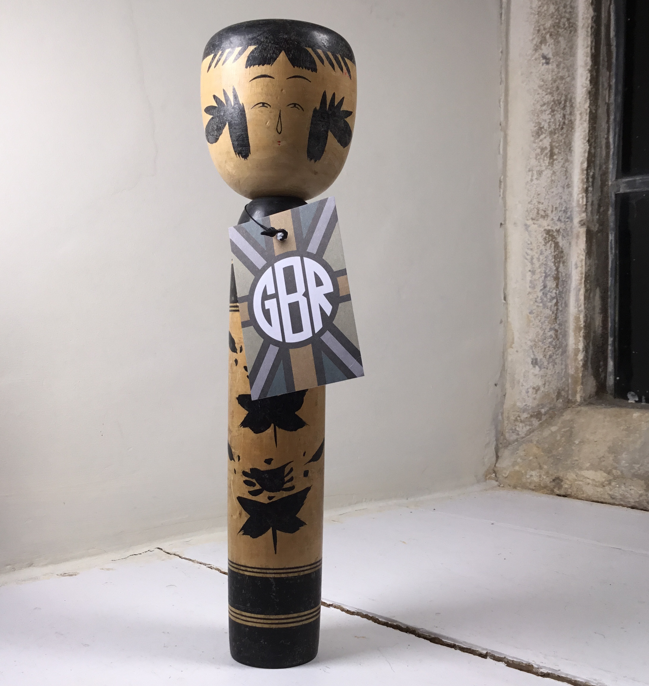 Vintage Traditional Design Kokeshi doll in black artwork - ref3830