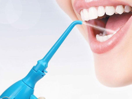 [Giải đáp] Đang bọc răng sứ có nên dùng tăm nước không?