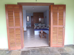 Porta de entrada de uma das casas