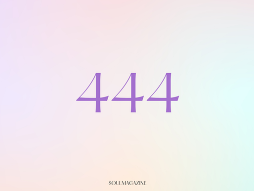 Die spirituelle Bedeutung der Zahl 444 (inklusive 04:44)