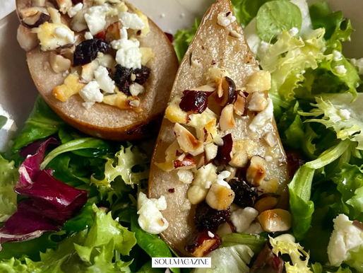 Überbackene Birnen mit Ziegenkäse auf Salatbucket