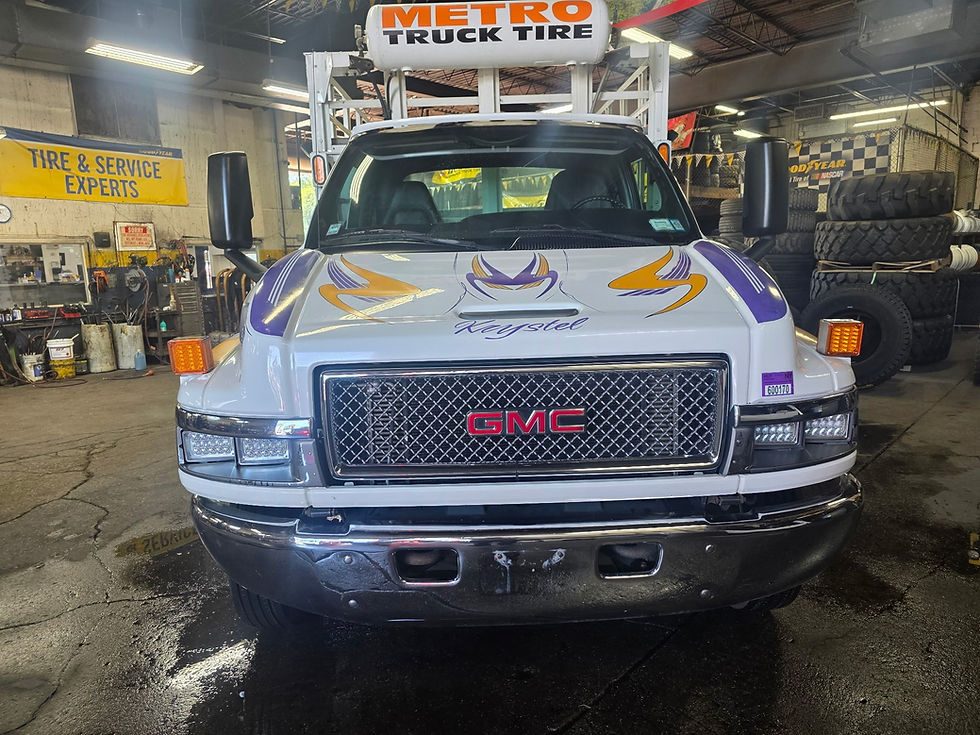 Thumbnail: Metro Truck Tire - Bronx, NY - 2007 GMC C5500 - FEC 12' Haul Body
