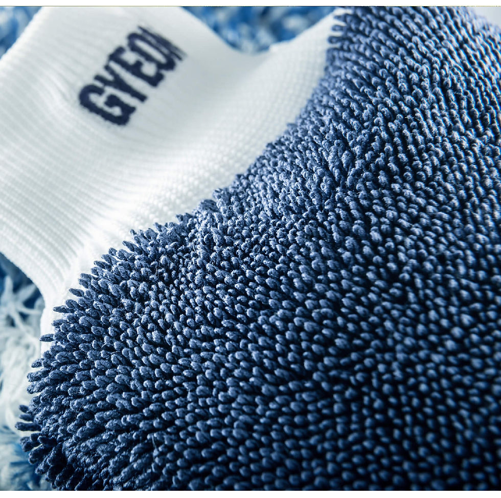 Thumbnail: Gyeon Q²M SilkMitt Microfiber Drying Mitt close up