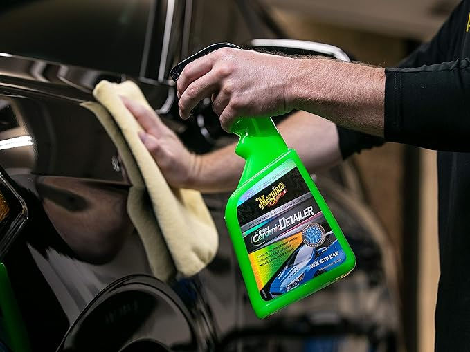 Thumbnail: Meguiar's Hybrid Ceramic Detailer in use 3