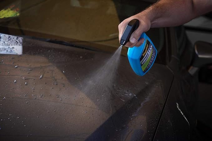 Thumbnail: Meguiar's Hybrid Ceramic Wax in use 3