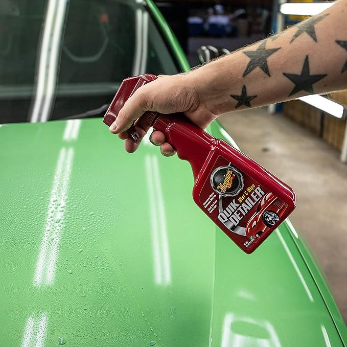 Thumbnail: Meguiar's Smooth Surface Clay Bar Kit in use 2