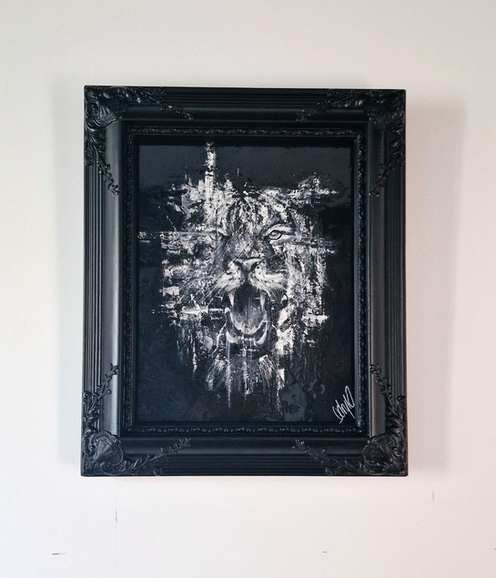 Khan encadré, portrait animalier contemporain d'un tigre de la collection Animal Glitch.