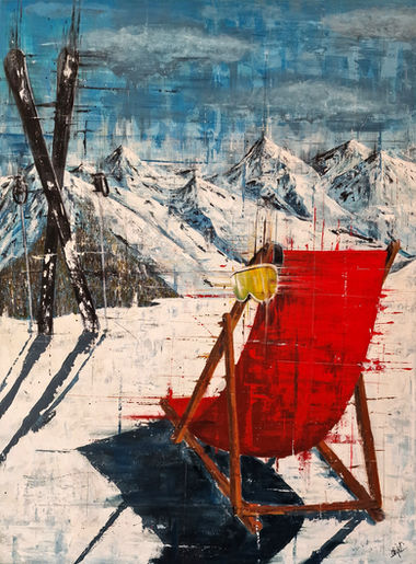 Tableau de montagne montrant une chaise longue rouge face aux sommets enneigés sous un ciel bleu.