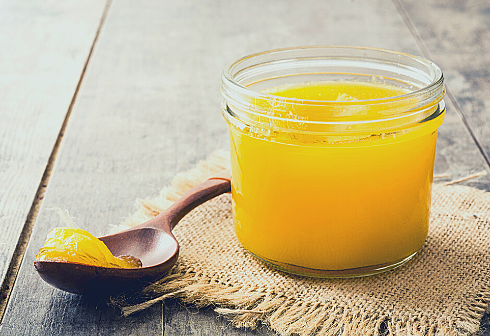 10 benefícios da manteiga ghee, o ouro líquido do Ayurveda