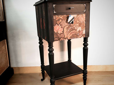 Chevet noir motif floral