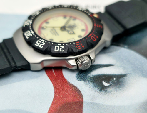 Full Lume 1995 TAG Heuer Formula 1 Ref. WA1411 Womens Diver | DC
