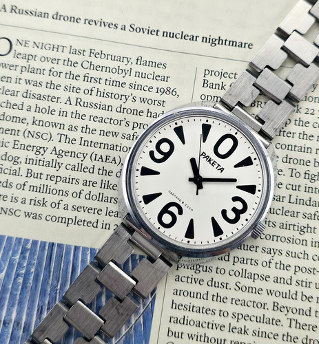 Near NOS Cold War-Era 1980's Raketa 