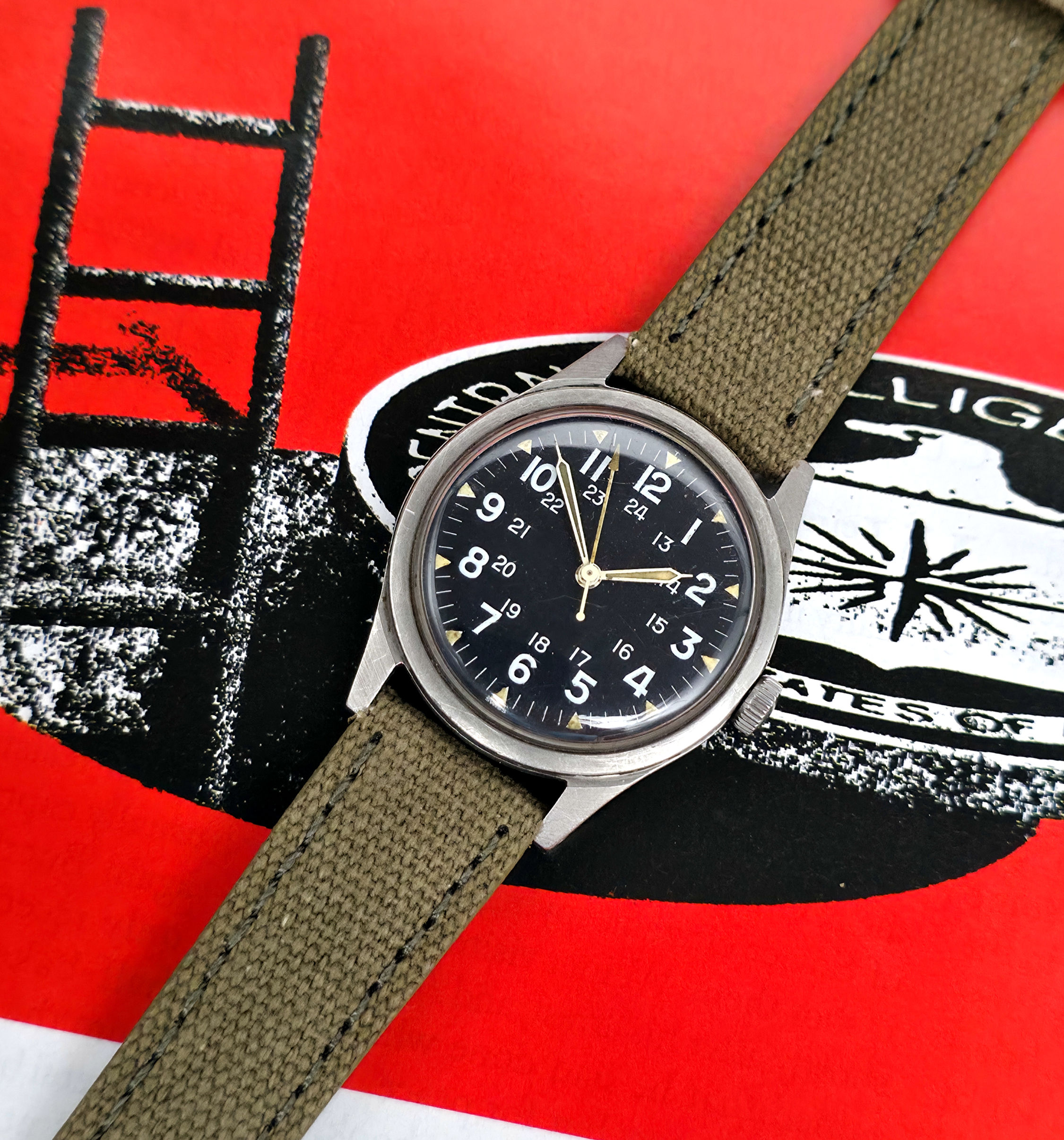 USMIL-Issued Late 1960s Benrus MIL-W-3818B-spec DTU-2A/P Military Watch