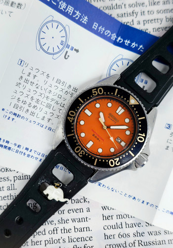1984 Seiko 2A22-0170 Orange Womens Dive Watch, w/Original Dive