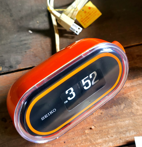 Near NOS 1970s Seiko DZ645 Digital Flip Clock, w/U.S. Current