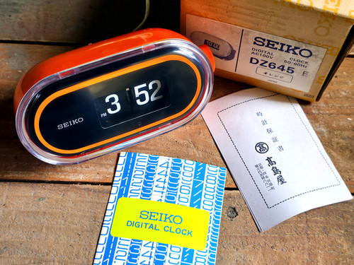 Near NOS 1970s Seiko DZ645 Digital Flip Clock, w/U.S. Current
