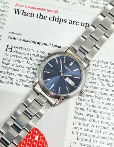 Deep Blue 2001 Seiko 7N43-9080 Dress Watch | DC Vintage Watches