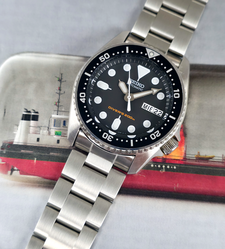 SEIKO 腕時計 Full Set 2000 Seiko SKX013 Mid-Size Automatic Diver | DC Vintage