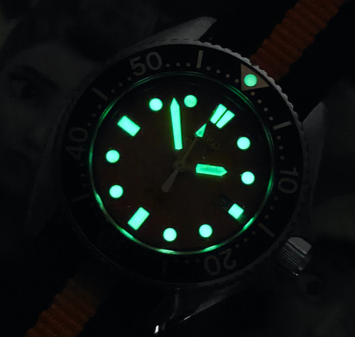 1984 Seiko 2A22-0170 Orange Womens Dive Watch | DC Vintage Watches