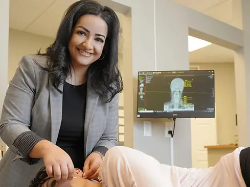 Treating Patient Mandarin Jacksonville Chiropractor San Jose Chiropractic