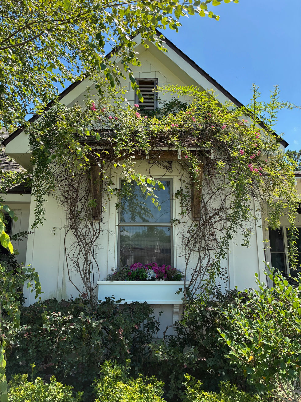 custom flower box construction in Fairhope, daphne, spanish fort, alabama. professional handyman home services in baldwin county, al