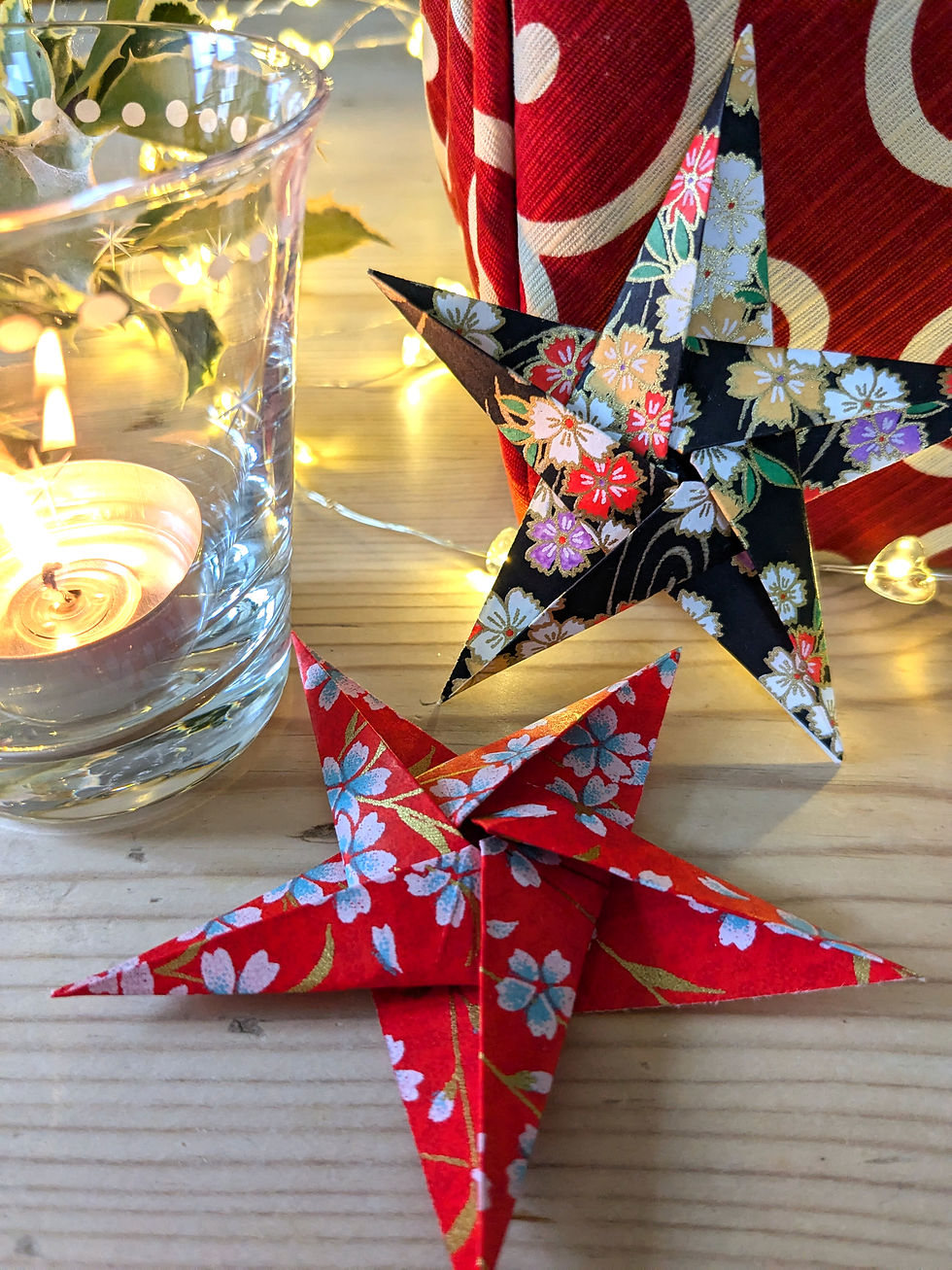 Thumbnail: origami Christmas stars