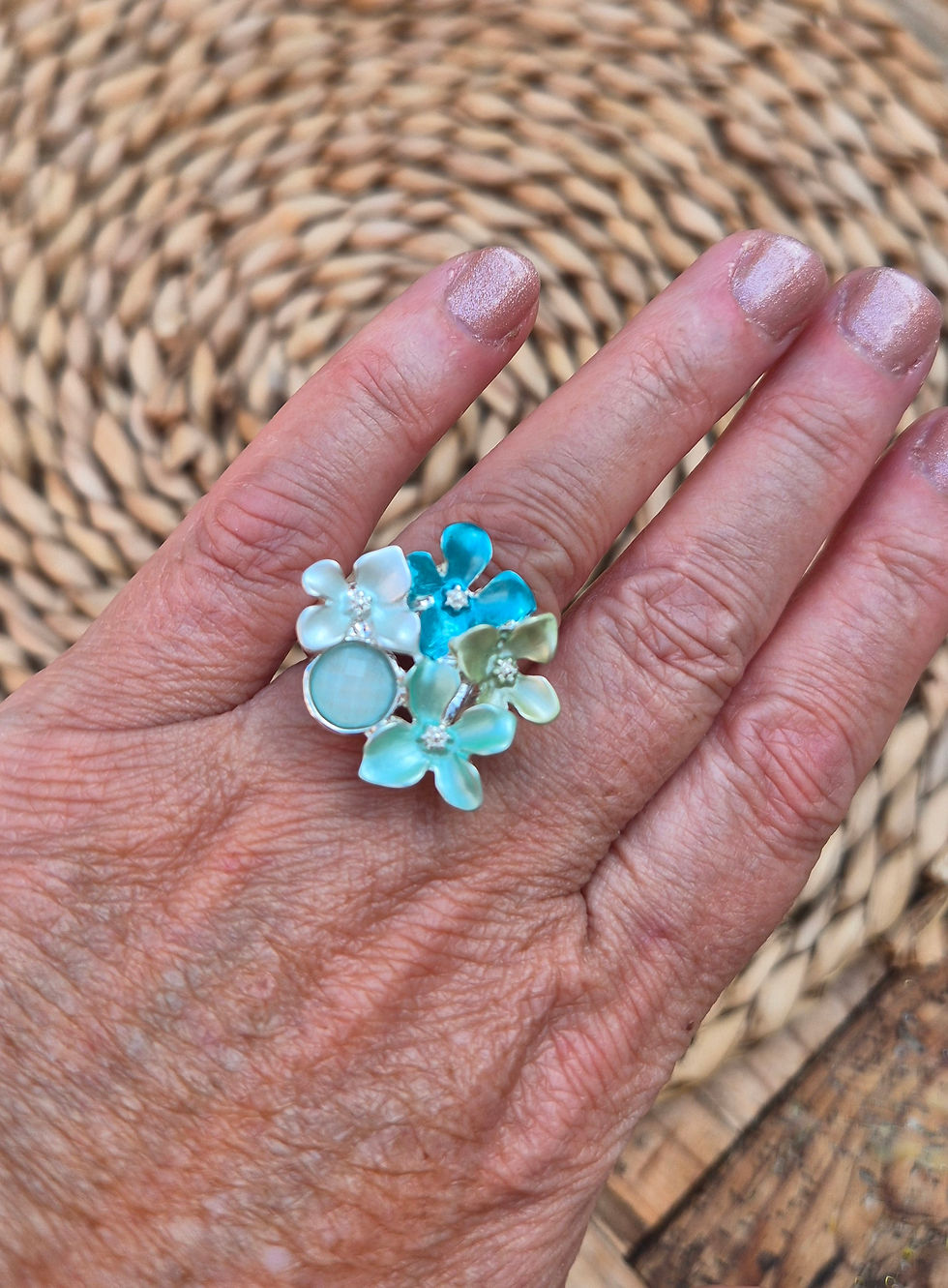 Verstelbare ring op elastiek - bloem