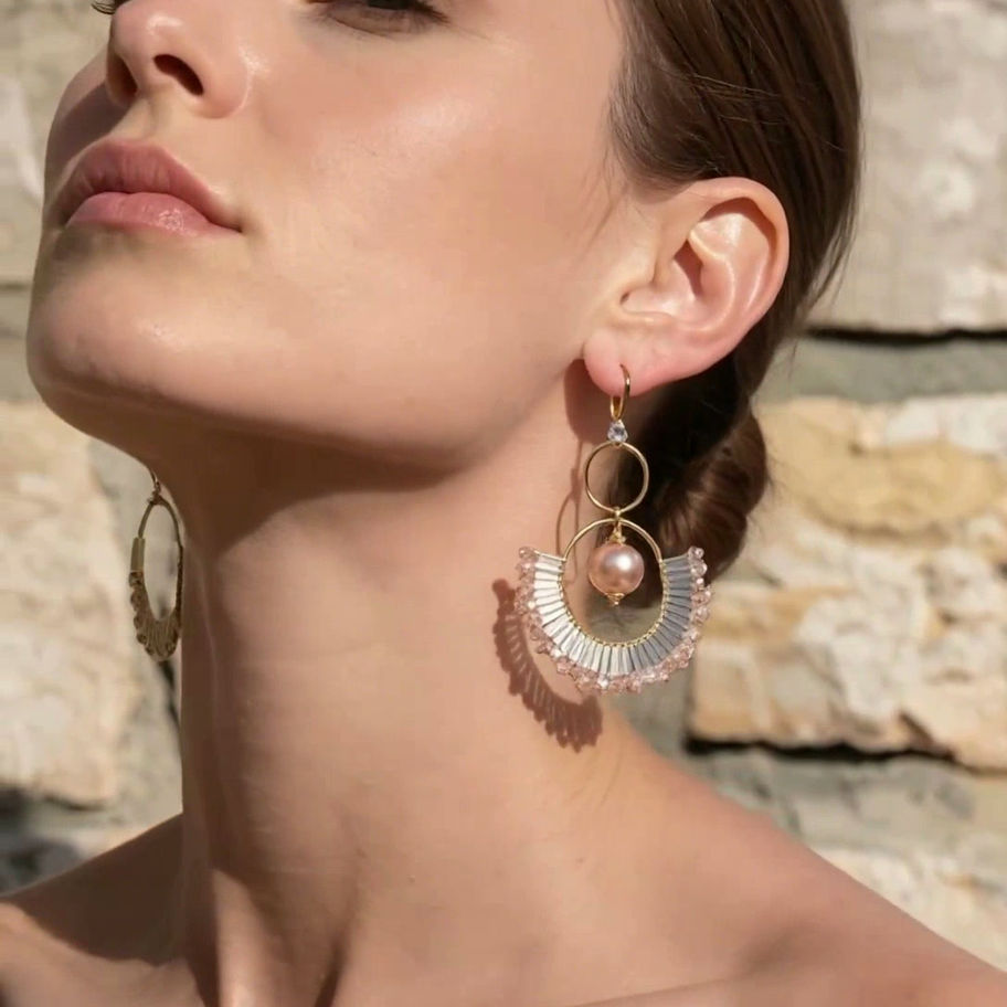 Ronde Gouden oorbellen met glaskralen en Swarovski Kraal