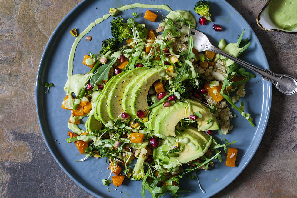 COMPOSED SALAD AVOCADO, CHICKPEAS AND MICRO GREENS