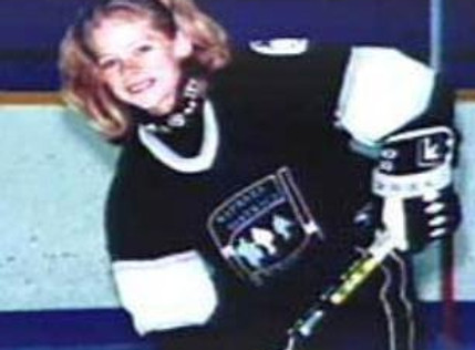 Young-Avril-Photos-avril-lavigne-17397085-320-240-307x324_edited.jpg