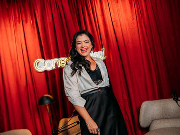 Vivi Almada lança podcast Conexão Real e amplia atuação no digital com foco em histórias femininas e conexões autênticas