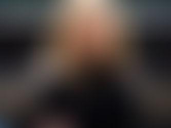 Clássicos em cena: o estilo de Carolyn Bessette reacende o debate sobre elegância atemporal