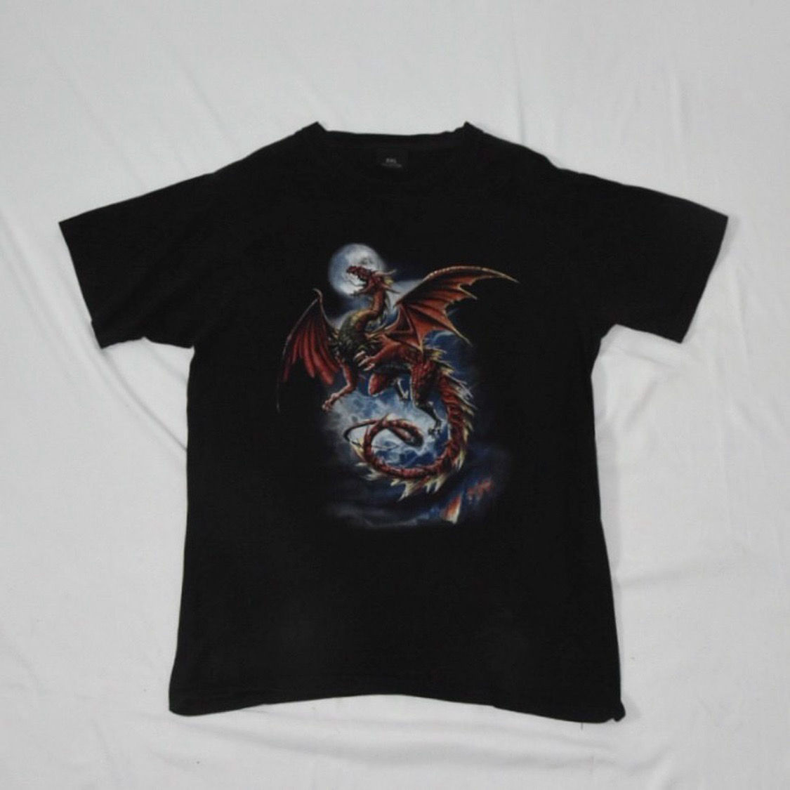 00s moonlight dragon T-shirt Size XXL