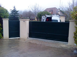 Portillon et portail coulissant
