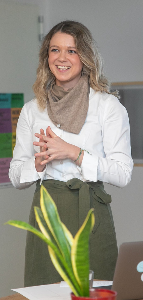 Anna Stiefsohn_Kommunikanna_edited.jpg