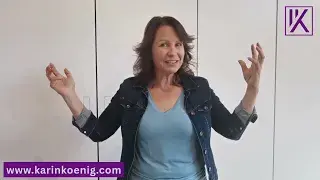 Karin König-Gassner im Wechsel – authentisches Business-Porträt zum Blogbeitrag über Wechseljahre, Veränderung und Mitarbeiterbindung.