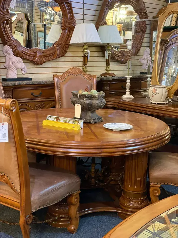 Miniatura: AICO by Michael Amini Monte Carlo 5PC round dining set