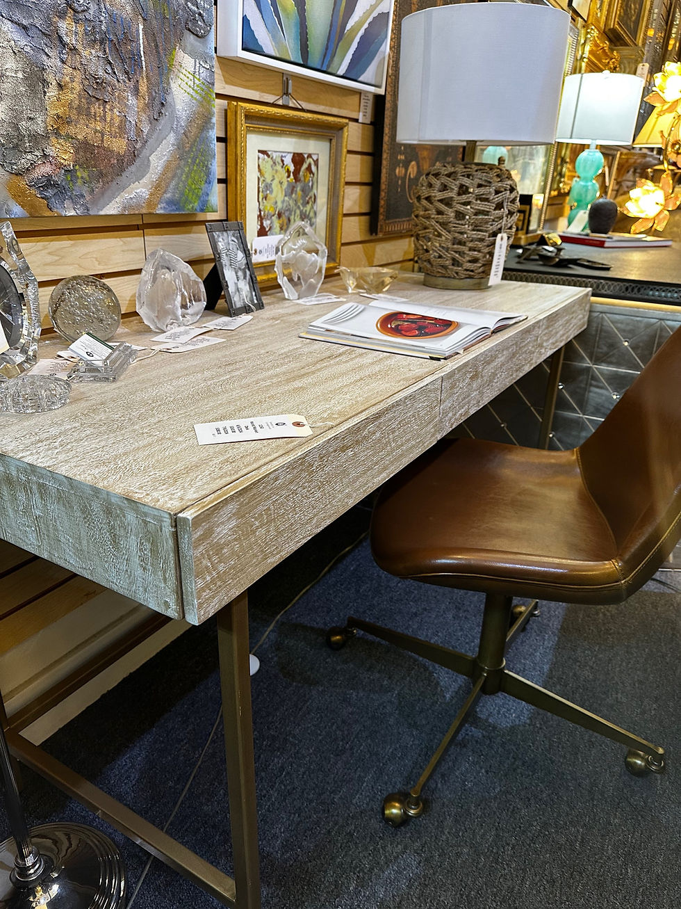 Miniatura: Modern writing desk 