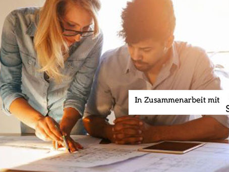 Zwei Menschen am Tisch