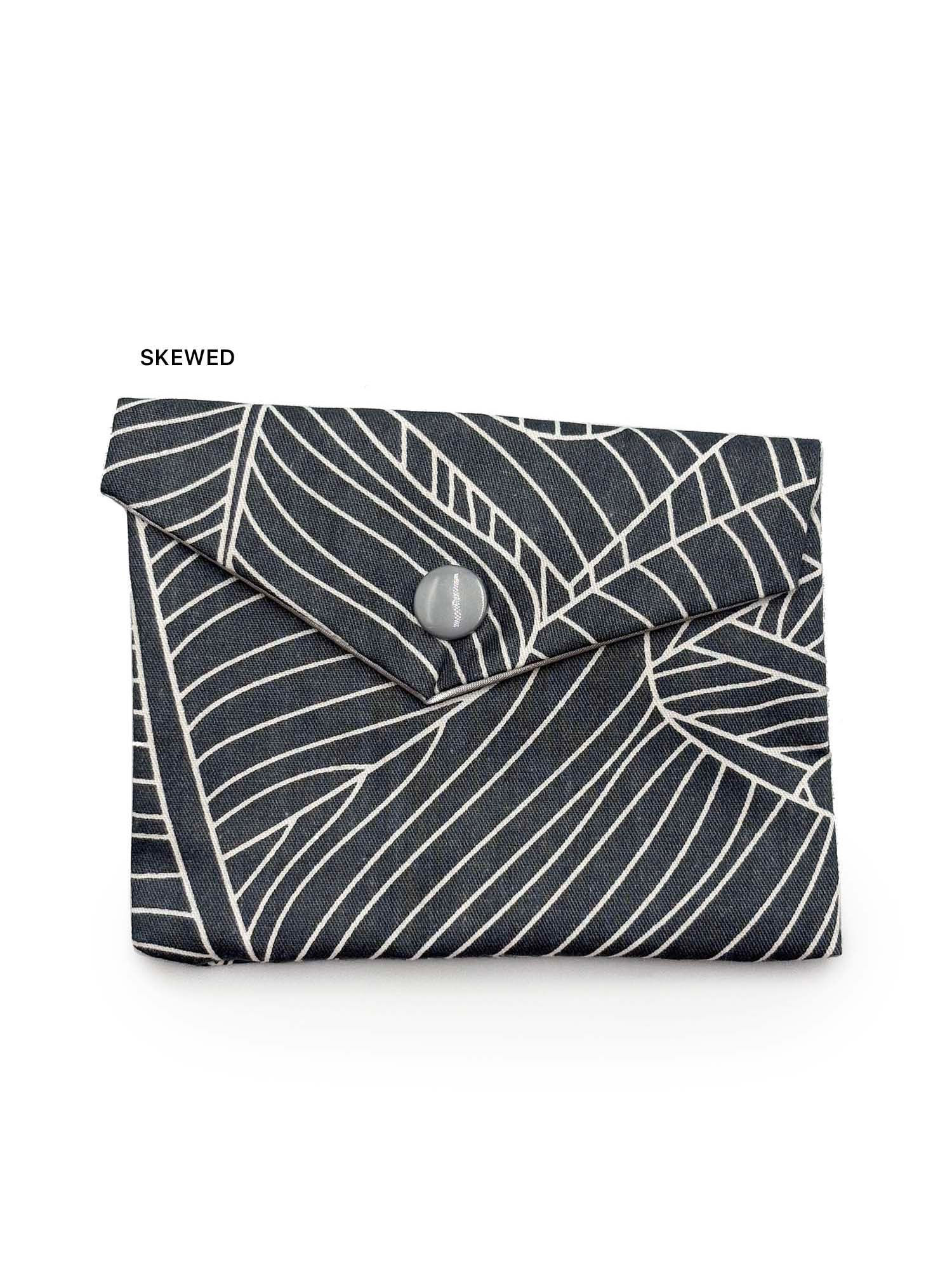 Purse (Dark Gray Palm Leaves)